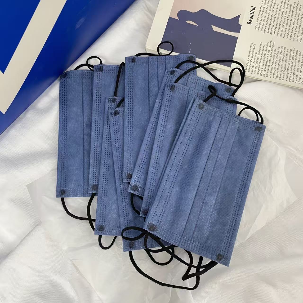 迅速な配達！ 300枚入り 厚手デニムブルー 4層構造使い捨 - Disposable Mask Blue のレビューと価格
