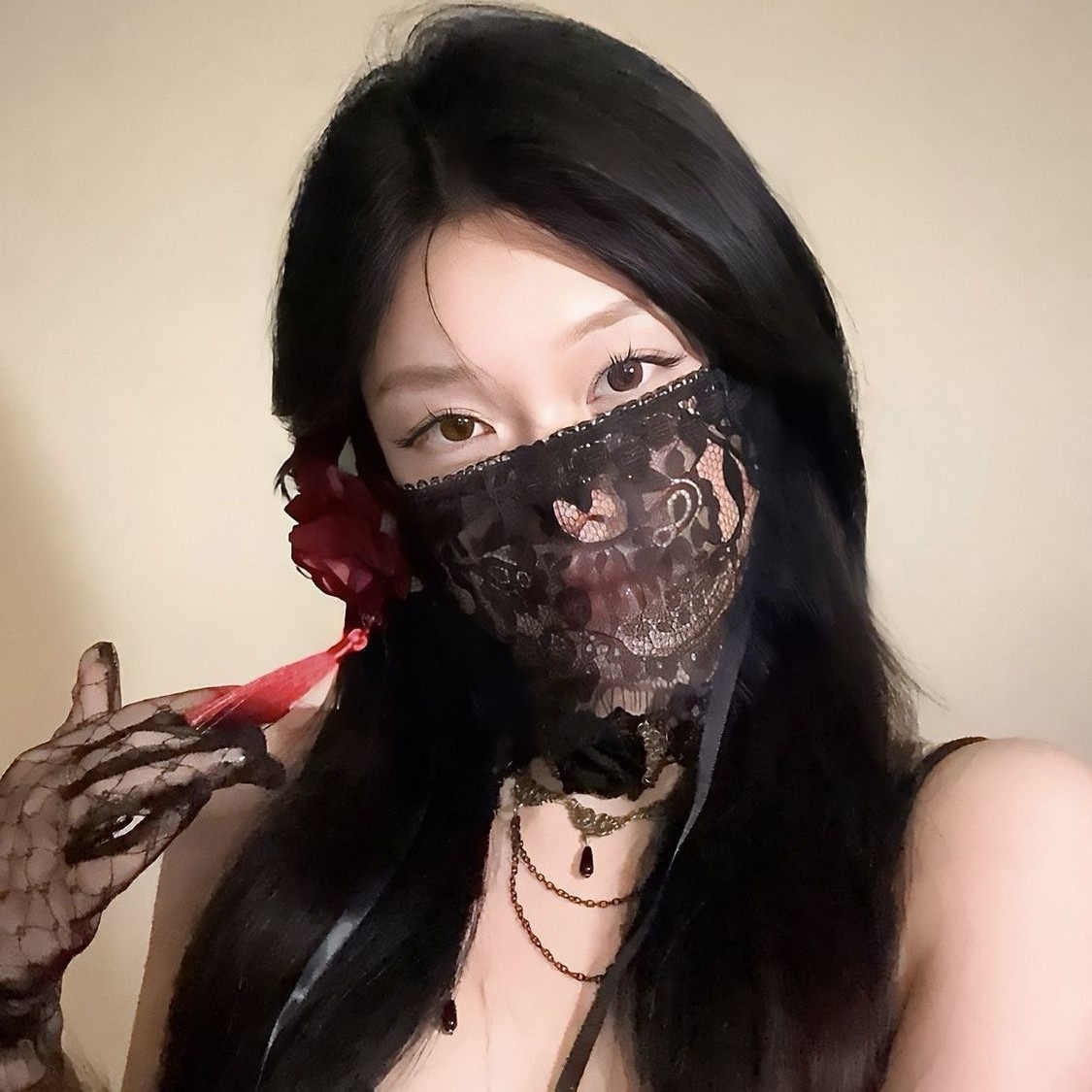 2026年新作 ブラックフラワー ハーフフェイス レースマス - Respirator Half Face のレビューと価格
